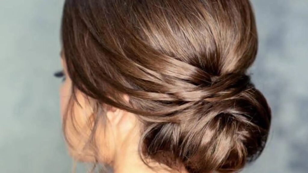 Unlock the Secret to Looking Flawless in Minutes: The Express Chignon Hairstyle You Need to Try